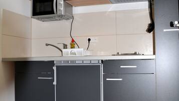 KylskÄp, mikrovÄgsugn, ugn och spishÀll