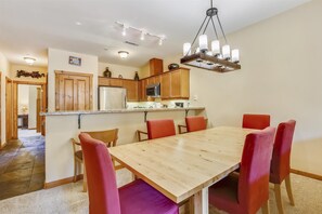 Dining - The Dolomite Getaway #6 (Truckee)