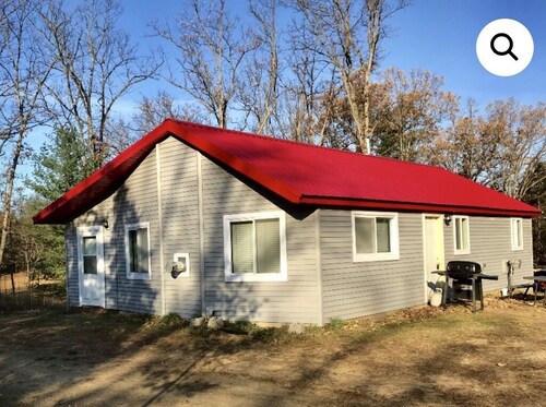 Minutes to Tippy Dam.  Clean & roomy!  Waiting for you to make memories! 