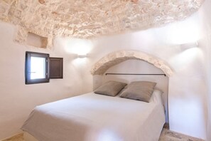4 bedrooms, iron/ironing board, free WiFi, bed sheets - Authentic Trulli with Private Pool, Sleeps 7 in Monopoli Countryside. Pet Friendly (Monopoli)