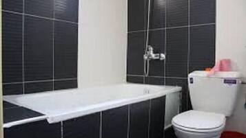 Double or Twin Room | Bathroom | Shower, towels
