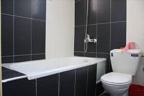 Double or Twin Room | Bathroom | Shower, towels