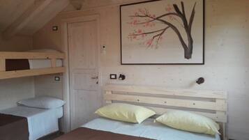 1 camera, ferro/asse da stiro, Wi-Fi, lenzuola