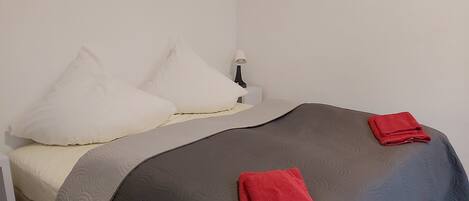 Apartment, 4 Schlafzimmer | 4 Schlafzimmer, VerdunkelungsvorhĂ€nge, BĂŒgeleisen/BĂŒgelbrett