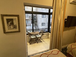 ملاءات من القطن المصري وأغطية فراش متميزة وأسرّة تيمبور بديك