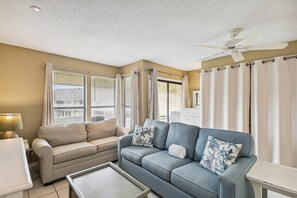 Studio | Living area