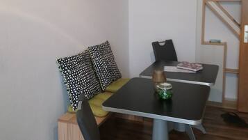 Apartment, 1 Bedroom | In-room dining