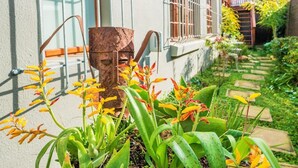 Garden - Sun & Sea Apartment (Cape Town)