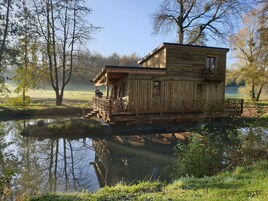 华丽木屋 (du Castor) | 高档床上用品、特色装修、特色家居、免费 WiFi