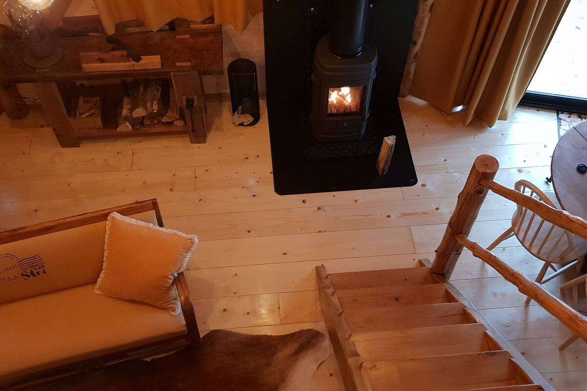Chalet (de L'orpailleur) | Living area | TV