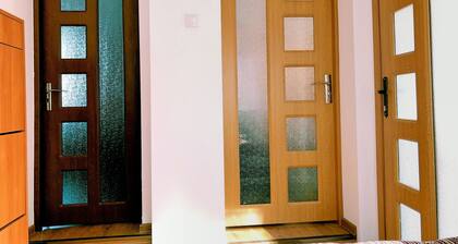 Grandma’s charmy house with Cute little yard