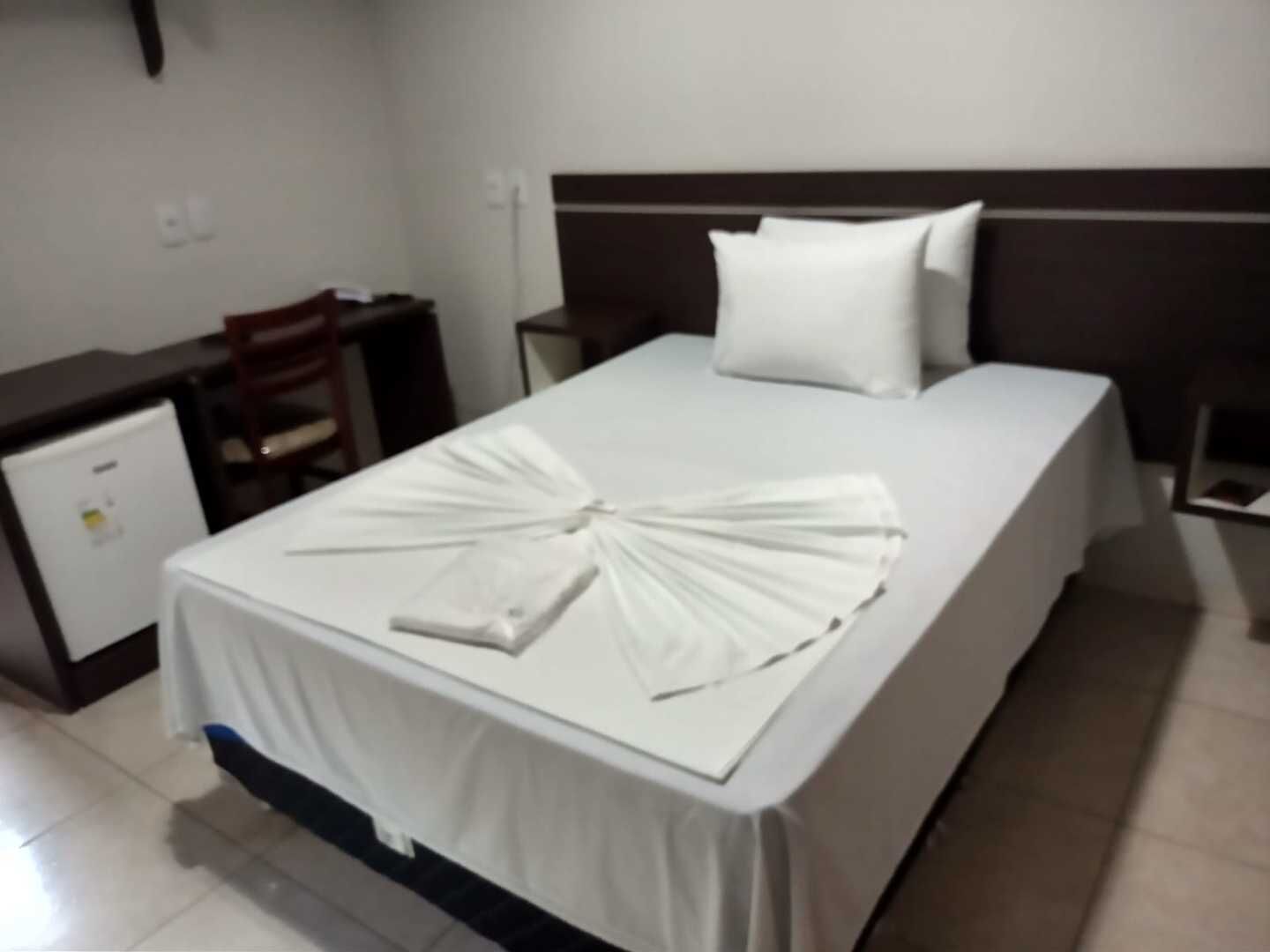 Minibar, free WiFi, bed sheets