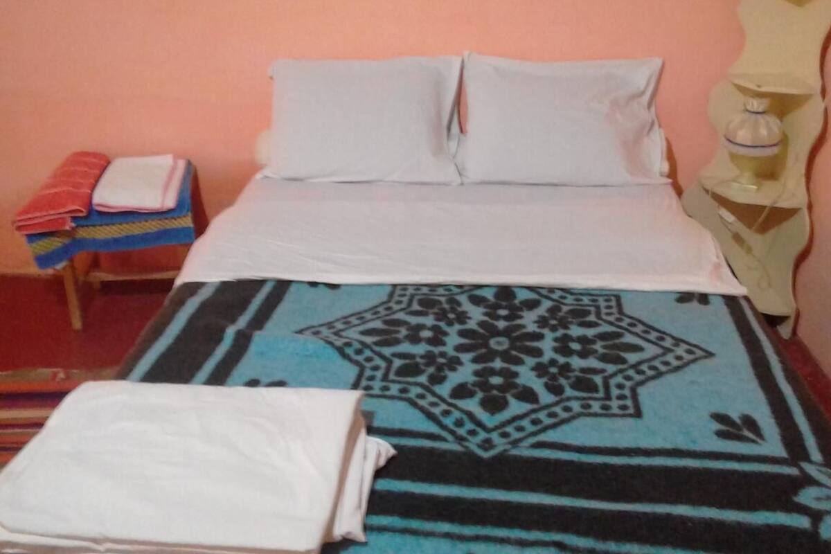Double Room | WiFi (free), bed sheets