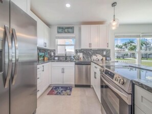 Microondas, lavavajillas, tostadora y licuadora 