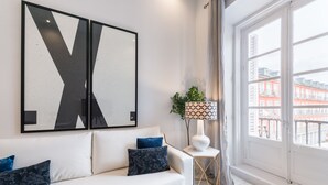 Unclassified image, 3 of 22, button - Apartment 1Bd With Balcony in Plaza Mayor Square. Plaza Mayor II (Madrid)