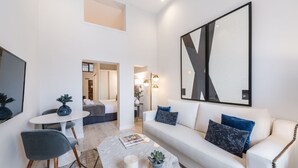 Unclassified image, 4 of 22, button - Apartment 1Bd With Balcony in Plaza Mayor Square. Plaza Mayor II (Madrid)