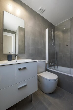 Appartement (2 Bedrooms) | Salle de bain