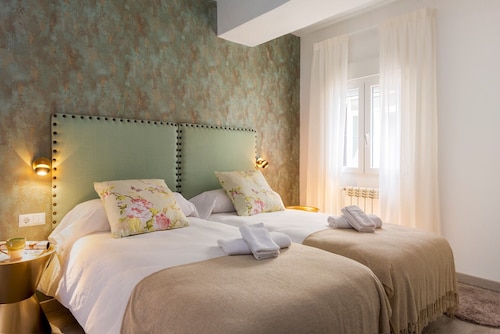 Genteel Home Mano de Hierro