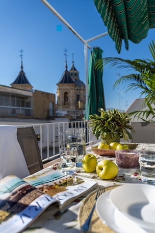 Genteel Home Mano de Hierro