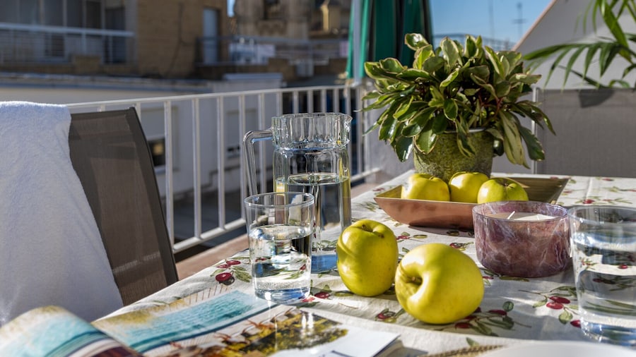 Genteel Home Mano de Hierro