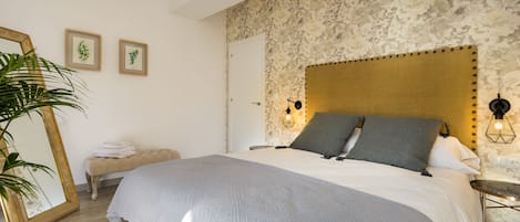 Huoneisto (4 Bedrooms) | 4 makuuhuonetta, silitysrauta/-lauta, ilmainen Wi-Fi, vuodevaatteet