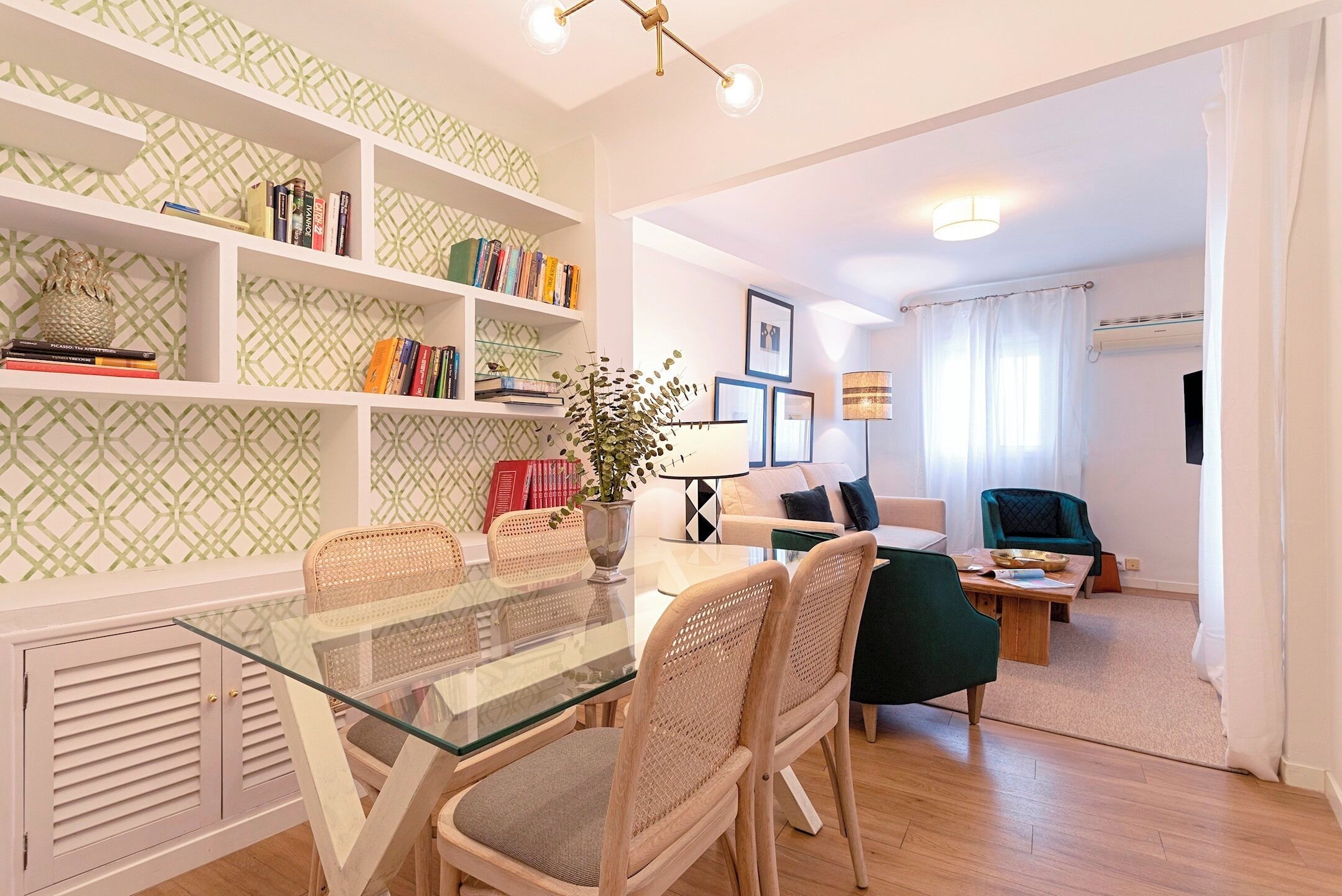 Apartment (2 Bedrooms) | In-room dining