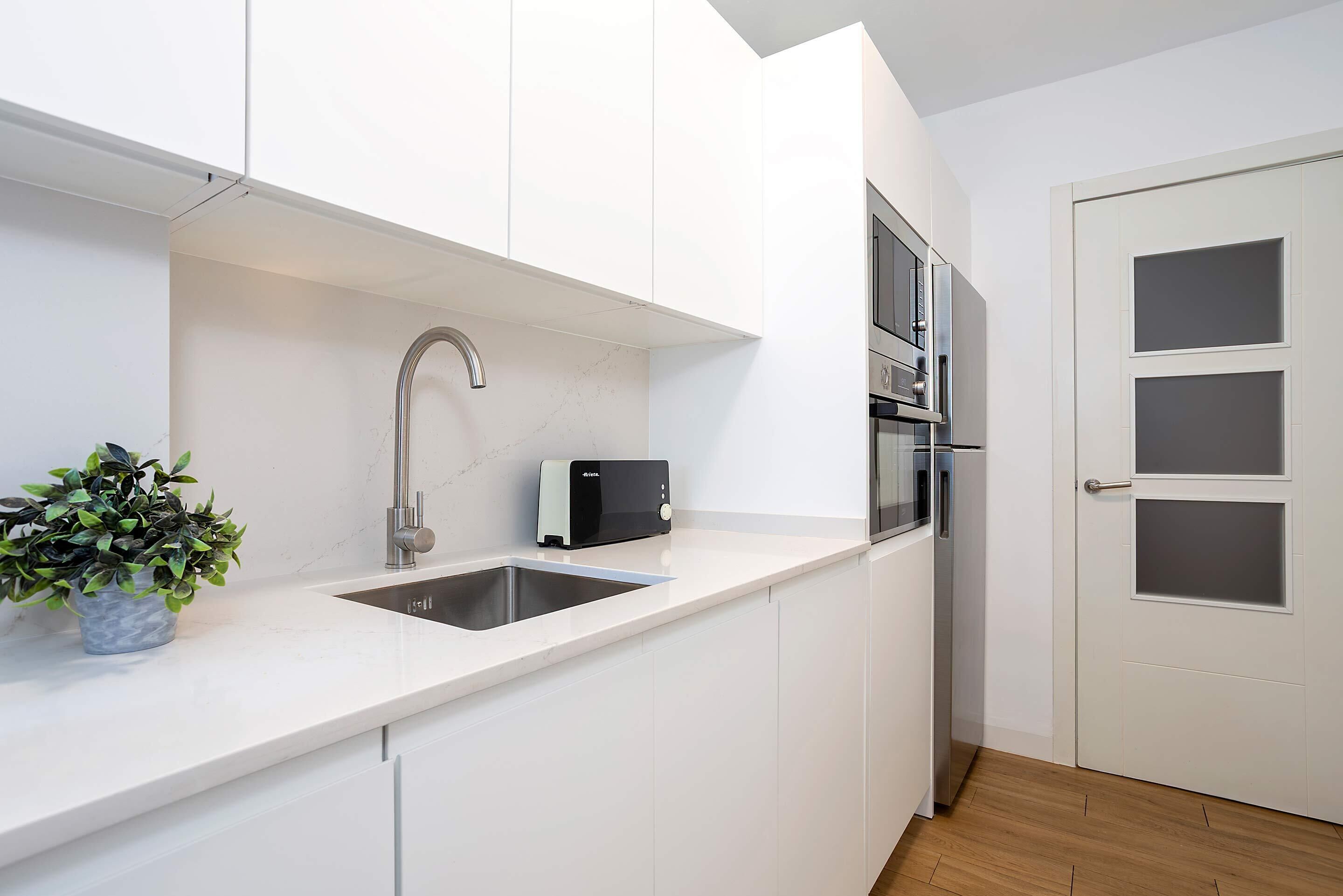 公寓 (2 Bedrooms) | 私人厨房 | 大冰箱、微波炉、烤箱、茶具/咖啡用具