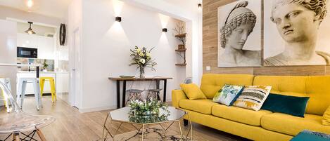 Apartment (2 Bedrooms) | Living area