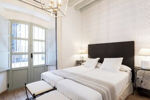 Apartment (1 Bedroom) | 1 Schlafzimmer, Bügeleisen/Bügelbrett, kostenloses WLAN, Bettwäsche