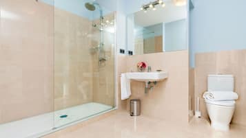 Apartment | Bathroom | Shower, deep soaking tub, hair dryer, towels