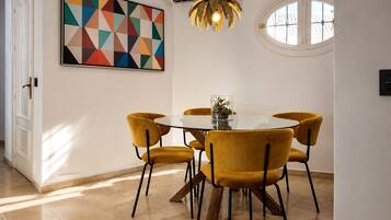 Apartamento | Servicio de comidas en la habitación