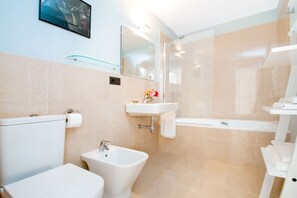 Apartment | Bathroom