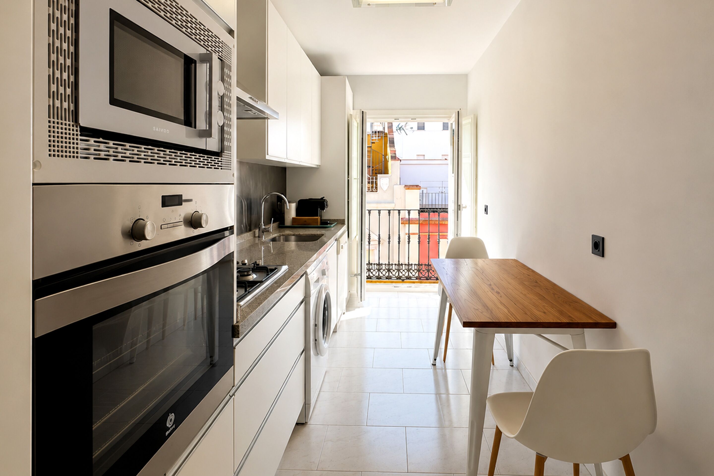 Apartamento | Cocina privada | Cafetera o tetera, frigorífico grande, microondas y horno