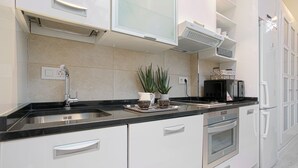 Apartment (1 Bedroom) | Eigene Küche