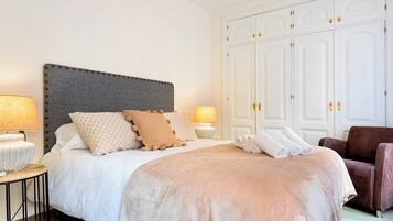 Appartement (1 Bedroom) | 1 slaapkamer, geluiddichte muren, een strijkplank/strijkijzer