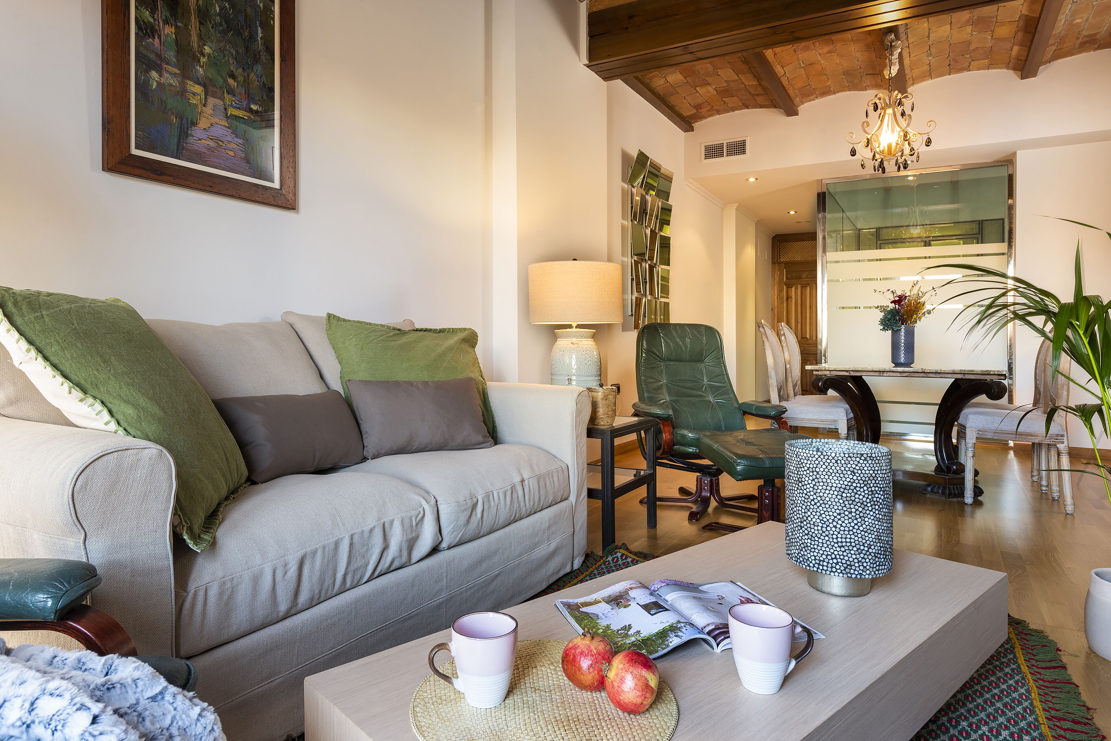 Apartment (2 Bedrooms) | Living room