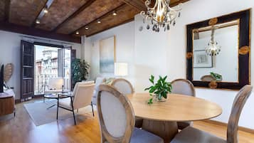 Căn hộ (2 Bedrooms) | Khu vực ăn uống tại phòng