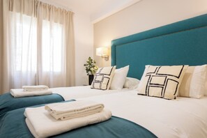 Apartment | 2 bedrooms, iron/ironing board, free WiFi, bed sheets - Genteel Home Velarde III (Seville)