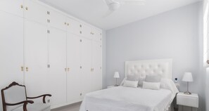 Appartement, 3 chambres (3 Bedrooms) | 3 chambres, fer et planche à repasser, Wi-Fi gratuit, draps fournis
