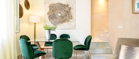 Leilighet (2 Bedrooms) | Spiseområde på rommet