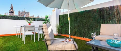 Apartment (2 Bedrooms) | Speisen im Freien