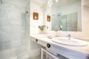 Apartment (4 Bedrooms) | Innenbereich