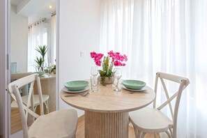 Apartament (1 Bedroom) | Zona de menjador de l'habitació