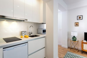 公寓 (1 Bedroom) | 私人廚房 | 大型雪櫃/冰箱、微波爐、爐具、洗碗機