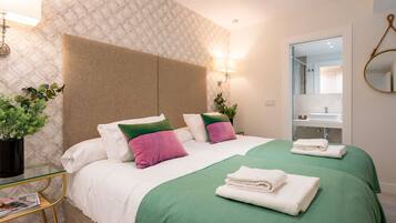 Apartment (3 Bedrooms) | 3 bedrooms, iron/ironing board, free WiFi, bed sheets