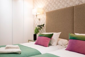 Apartment (3 Bedrooms) | 3 bedrooms, iron/ironing board, free WiFi, bed sheets - Genteel Home Cabildo V (Seville)