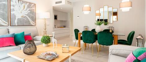 Appartement (3 Bedrooms) | Coin séjour