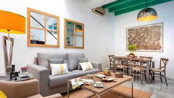 Apartment (4 Bedrooms) | Front of property