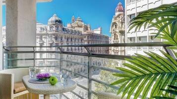 Apartment (2 Bedrooms) | Balkon