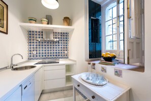 Appartamento (2 Bedrooms) | Cucina privata | Frigorifero con congelatore, macchina per tè/caffè, seggiolone